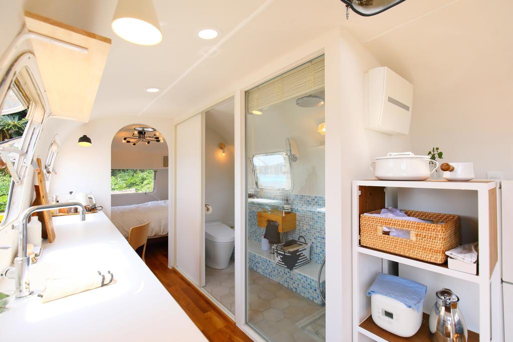 Holly Camp Airstream Villa Амами Экстерьер фото
